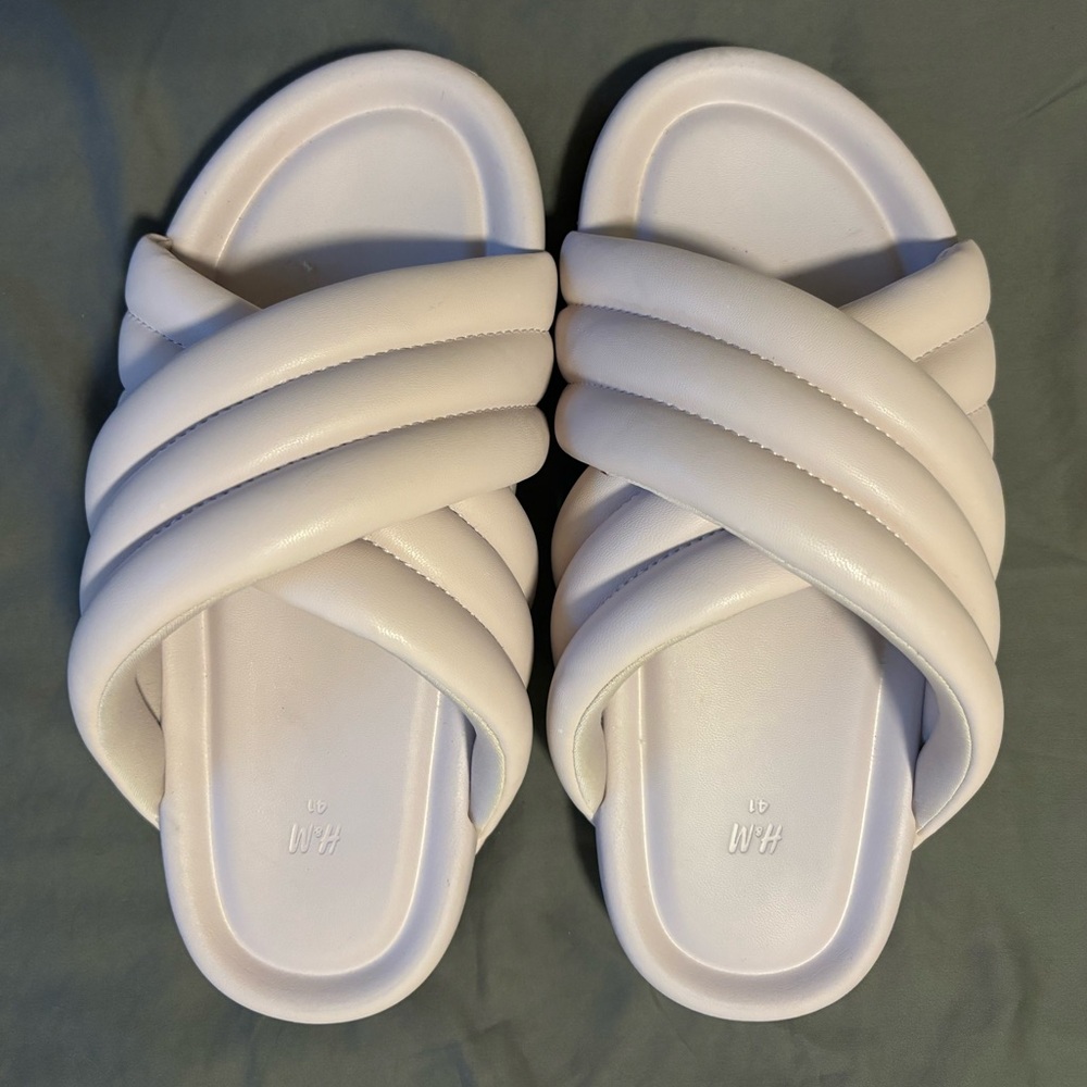 H&M sliders flip flops
